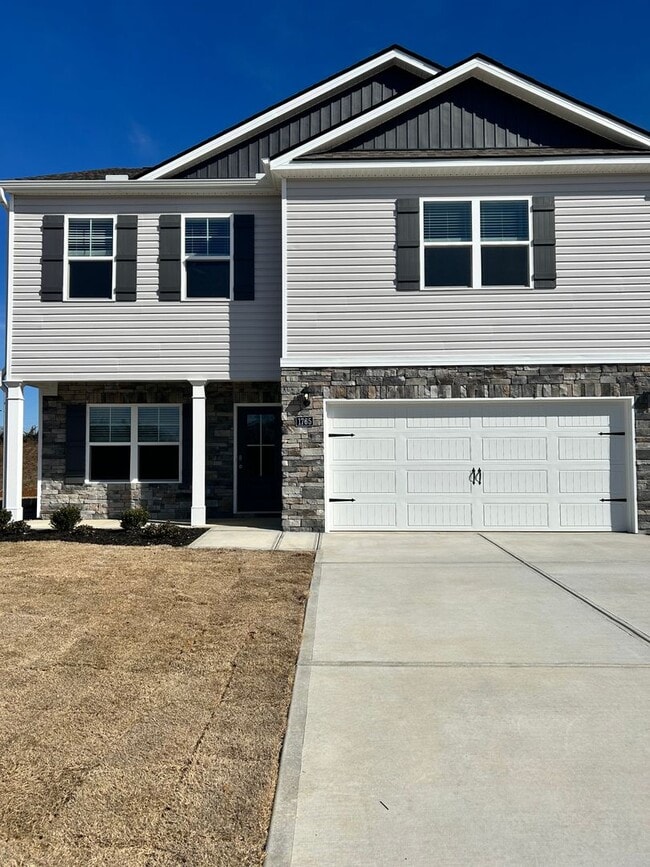 Building Photo - Located in Hixson/Middle Valley! 3 Beds, 2.5 Baths, Loft, Home Office, and 2 Car Garage!