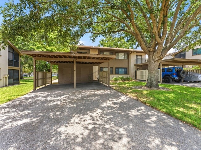 8305 Sand Wedge Cir