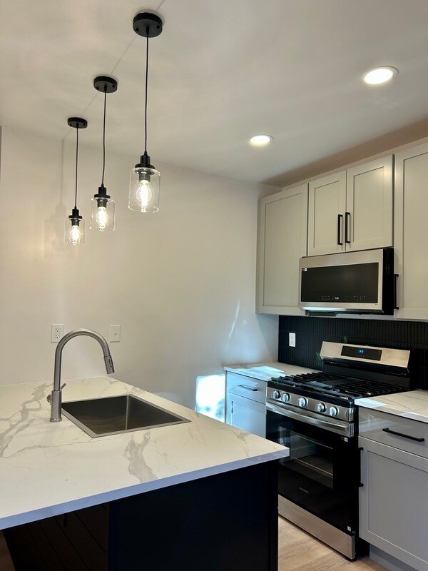 Photo - 4042 Geneva St