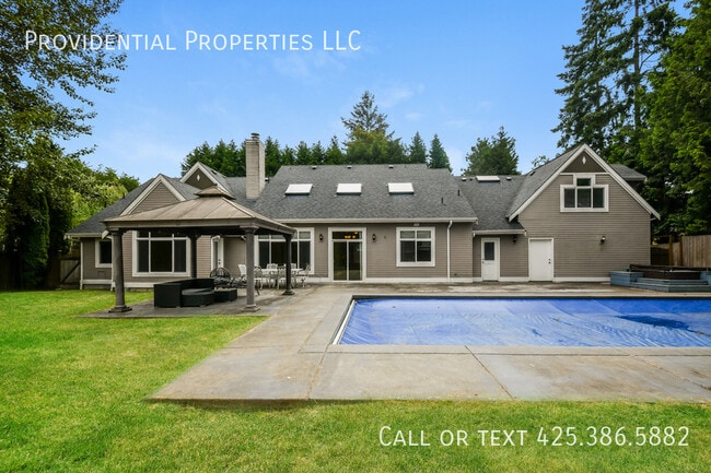 Photo - 700 5th Ave S