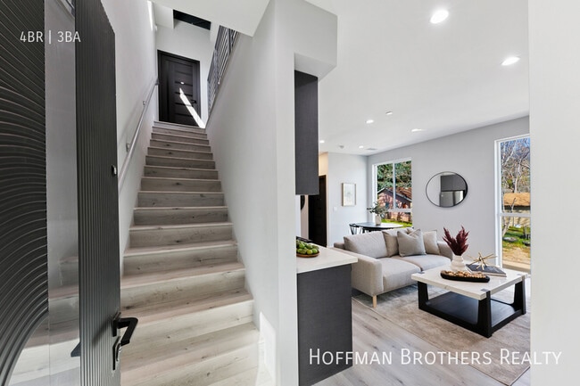 Photo - 13621 N Fellows Ave Unit 1/2