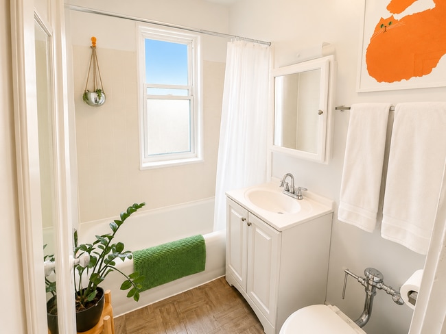 Photo - 1635 W Morse Ave Unit 308