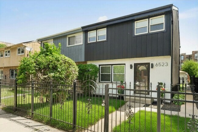 Photo - 6523 S Ellis Ave