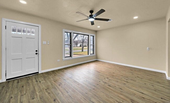 Photo - 3225 Edmond Ave