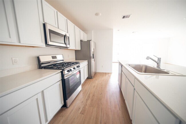 Photo - 9919 Oakheath Blf Dr