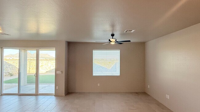 Photo - Light and airy 3-bed, 3-bath townhome in one of the area’s most highly desired Red Hawk area.