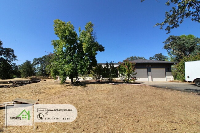Building Photo - 19434 Hollow Ln