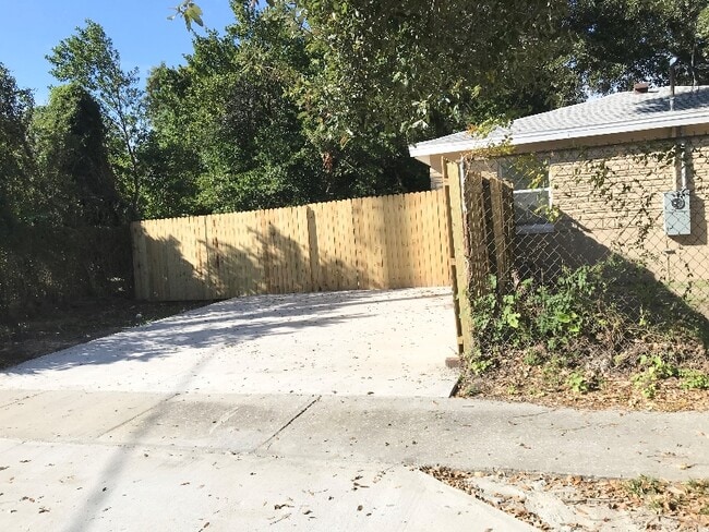 Photo - 3619 E 33rd Ave