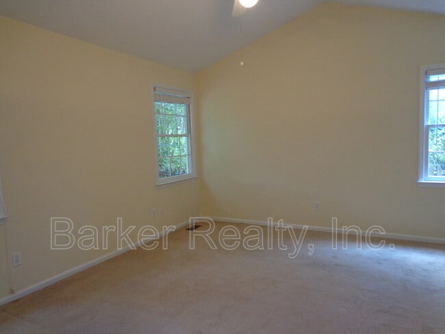 Photo - 113 Tapestry Terrace