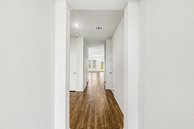 Photo - 209 Cambria Green Ln
