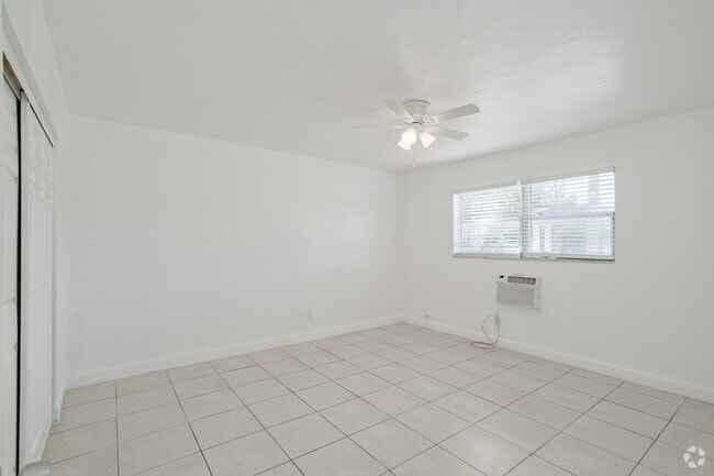 1BR, 1BA - 712SF