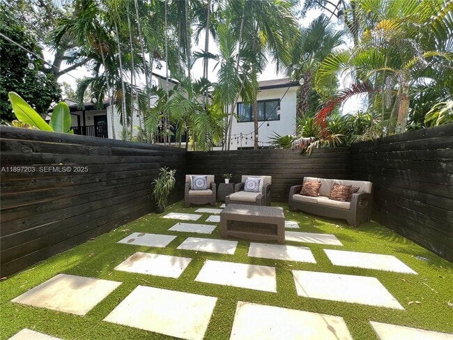 Photo - 3220 W Trade Ave Unidad III2