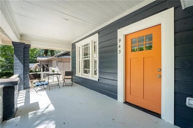 Photo - 943 Rose Cir SW