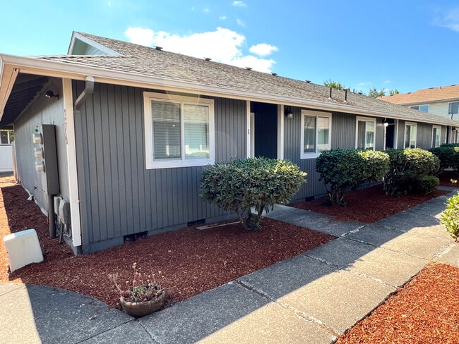 Photo - 376 Catron St N Unit 1