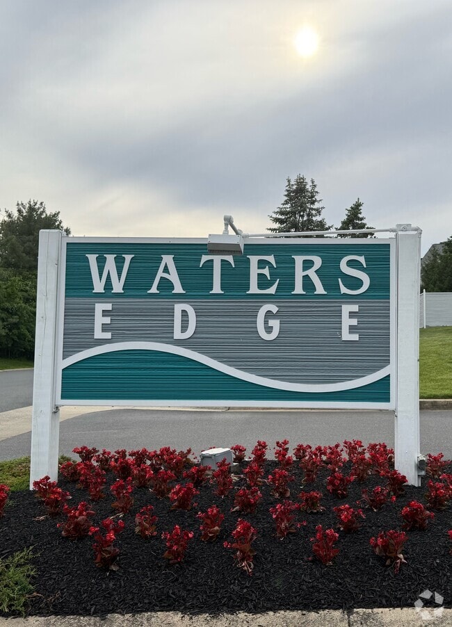 Building Photo - 1301 Waters Edge Dr Rental