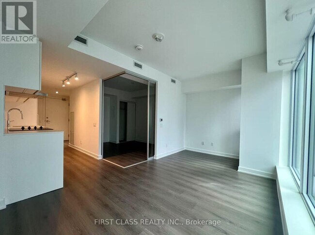 Photo - 8 Wellesley St W Unit 1807