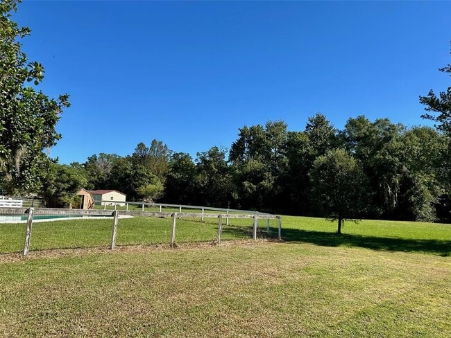 Photo - 1567 Brooks Ln