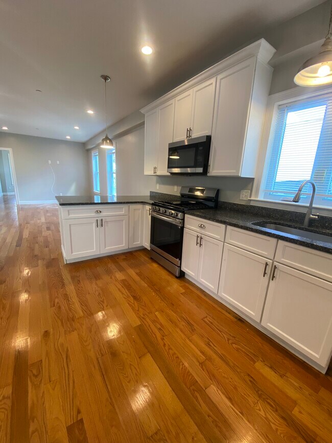 Photo - 17 Maywood St Unit 2