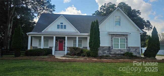 Building Photo - 211 Scottish Highland Rd Rental