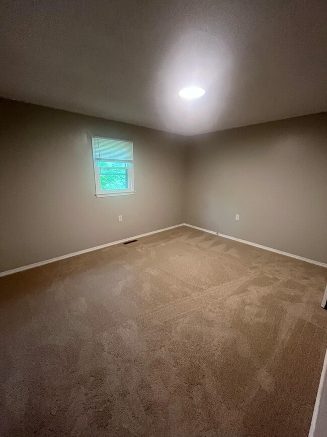 Photo - 230 NE 85th Rd