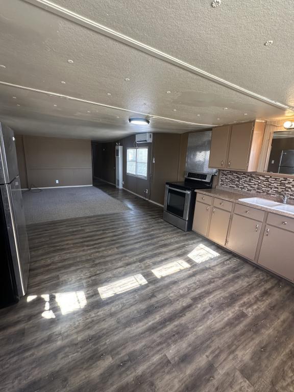 Photo - 403 Ave G