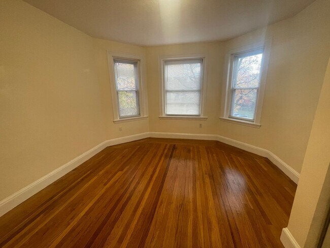 Photo - 73 Thatcher St