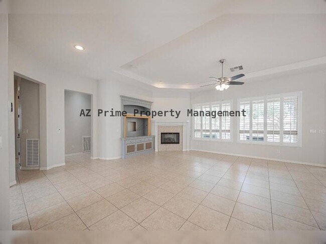 4652 E Donato Dr