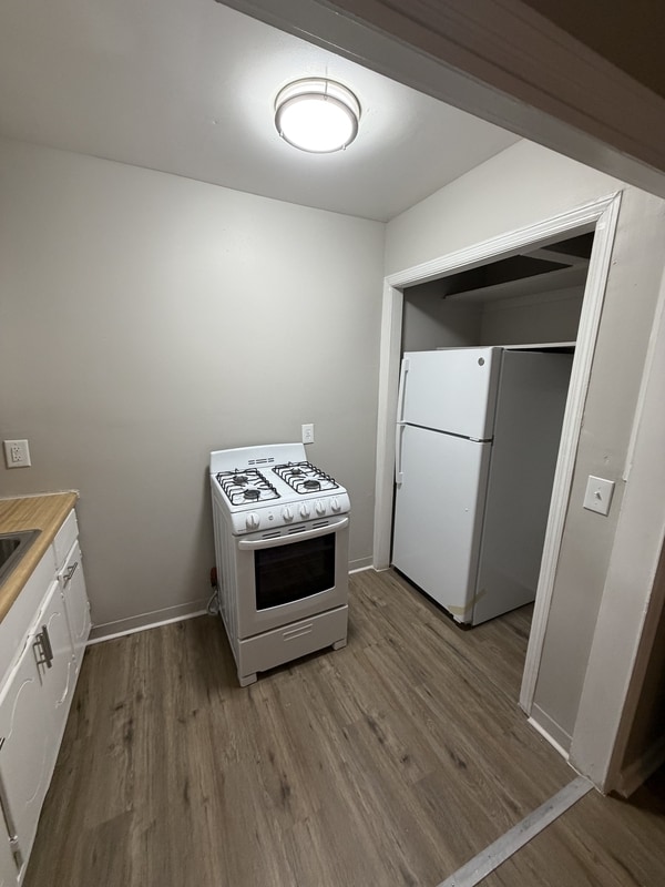 Photo - 2076 Elm Ave