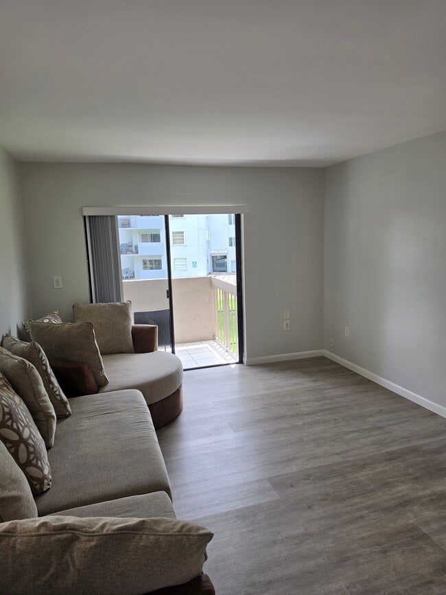 Photo - 1101 SW 122nd Ave Unit 204