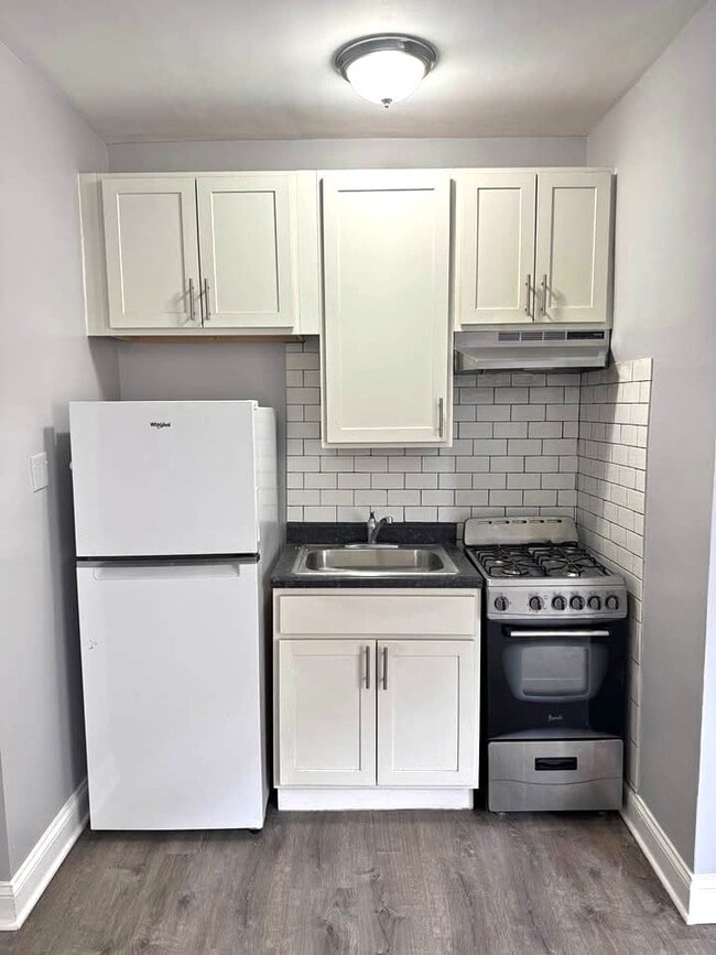 Photo - 4756 N Maplewood Ave Unit 108