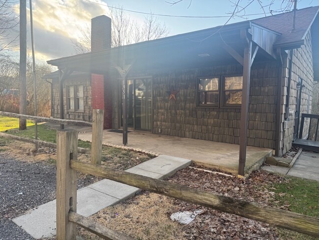 Photo - 1951 Route 481