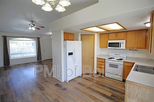 Photo - 521 Stony Meadow Dr