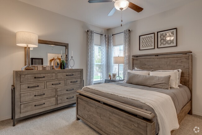 2BR, 2BA-1050SF