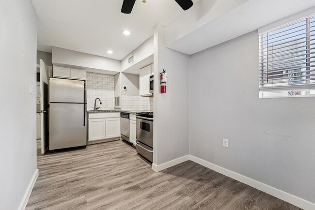 Photo - 2807 Beauchamp St Unit 14