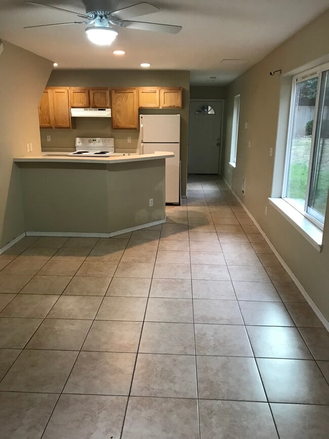 Photo - 3013 Main St