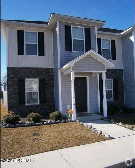 Building Photo - Wonderful 2 Bedroom Town Home-101 Glen Can...