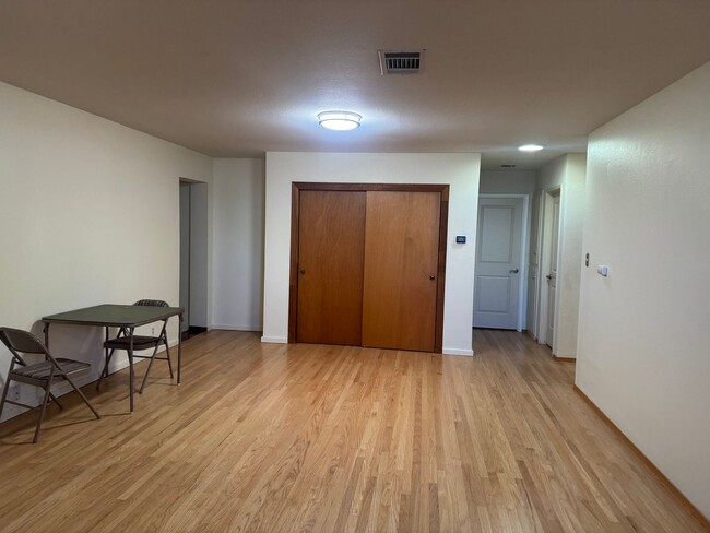 Photo - 519 San Remo St