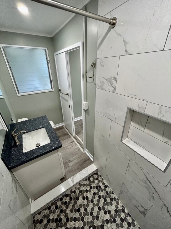 Photo - 2801 Peter St