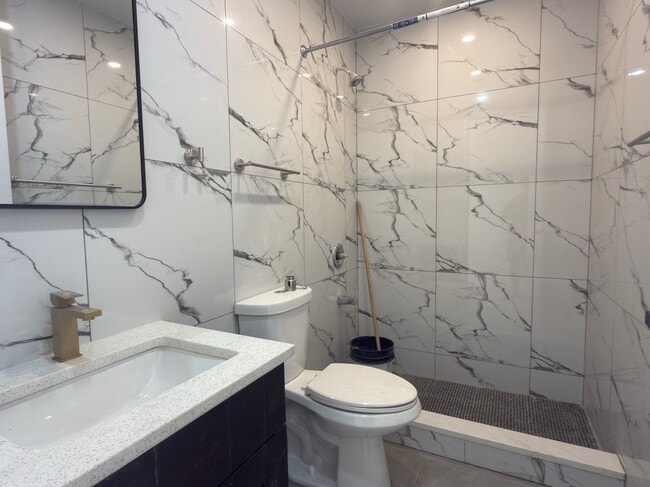 Photo - 5722 Myrtle Ave Unidad 2