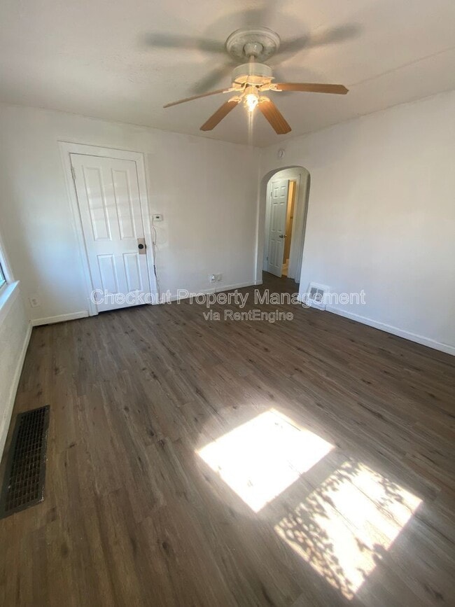 Photo - 1926 Chambers Rd