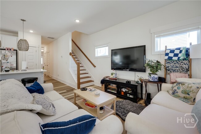 Photo - 370 Arch St
