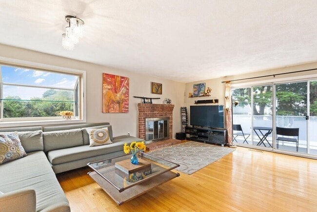 Photo - 13 Circuit Ln