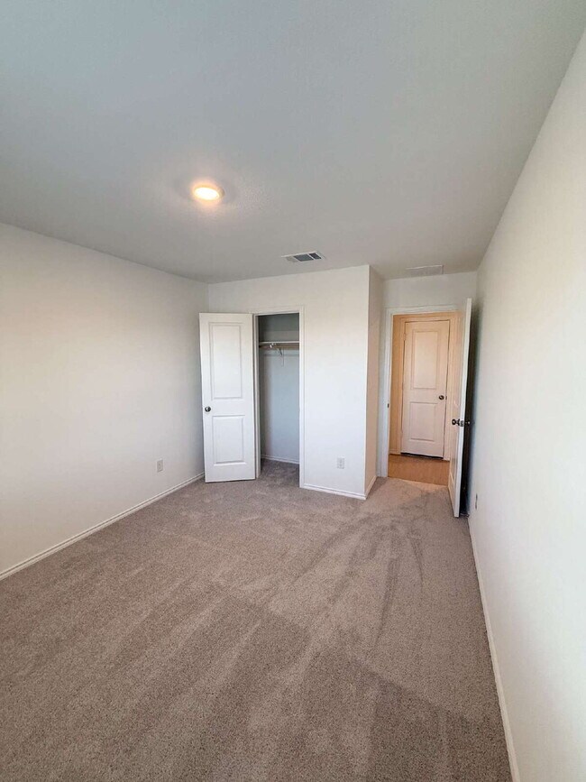 Photo - One Story 4 Bedroom/2Bath - For Rent - San Marcos, TX - Minutes From Shopping, Entertainment, and...