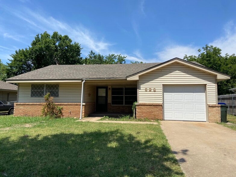 828 N Berry Rd
