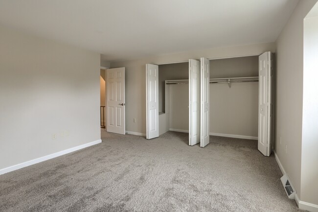 Briarcrest Gardens Townhomes & Apartments