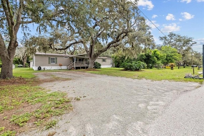 Photo - 13920 Hillcrest Dr