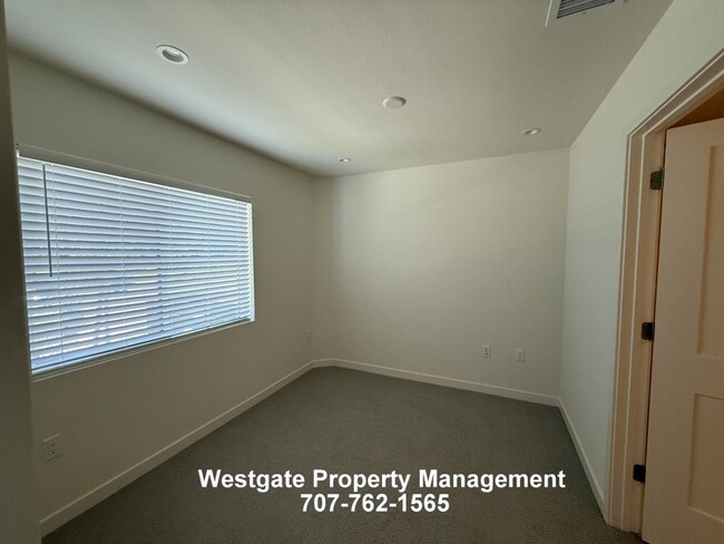 Photo - 209 Wellness Wy