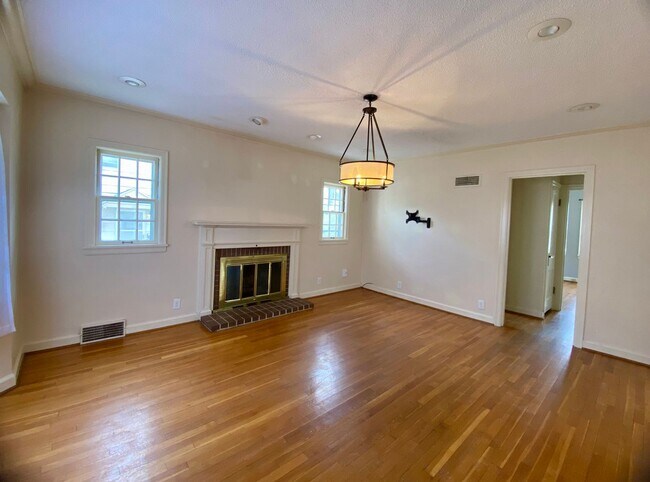 Photo - 1825 Fairchild Ave Unit A