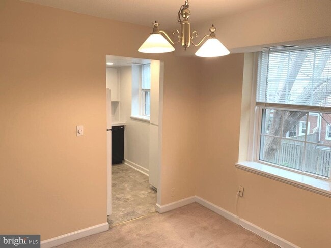 Photo - 3007 S Buchanan St Unit B2