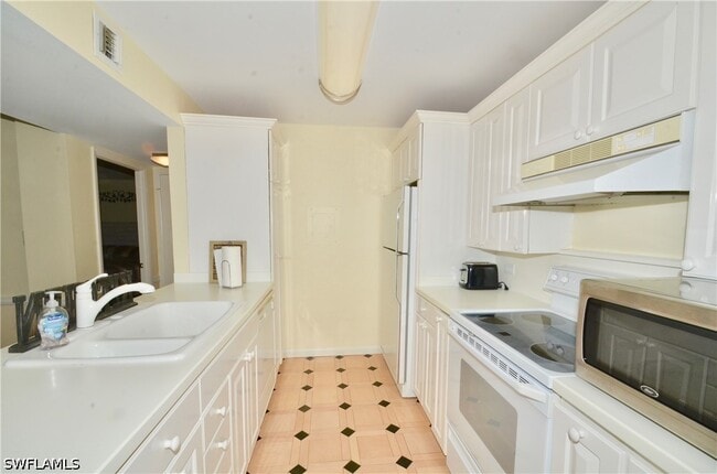 Photo - 555 Park Shore Dr Unit B-309